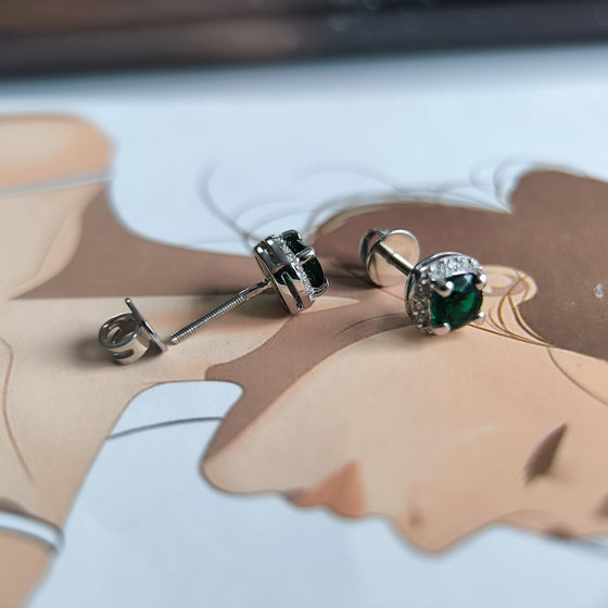 Срібні сережки з смарагдом nano 1.43ct