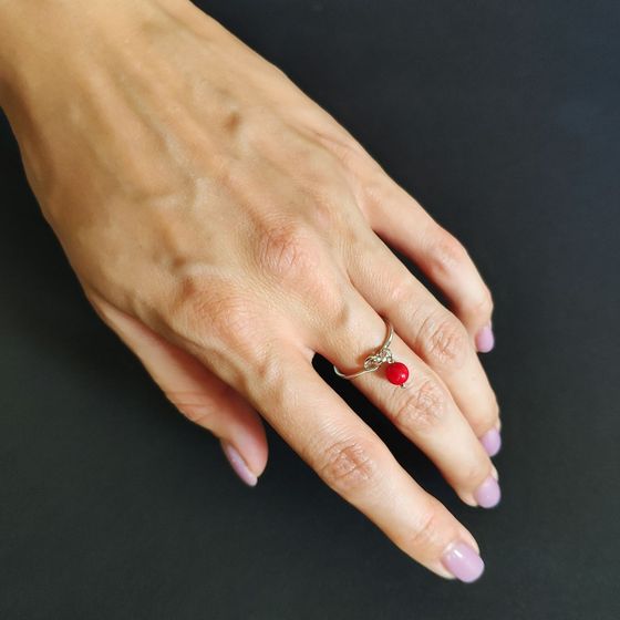 Срібна каблучка з коралом