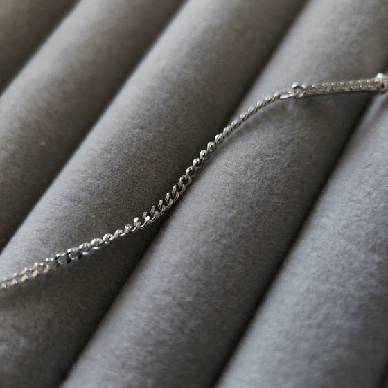 Silver bracelet with cubic zirconia