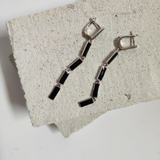 Silver earrings with yemallu