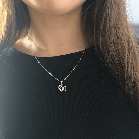 Silver pendant with cubic zirconia