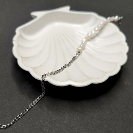 Silver bracelet with baroque pearls