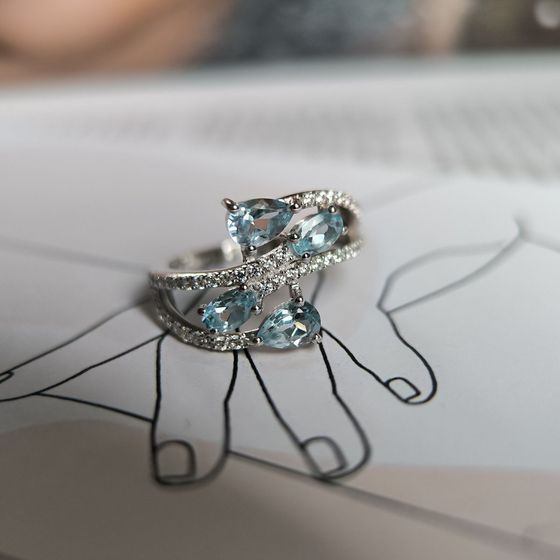 Серебряное кольцо с топазом 2.638ct