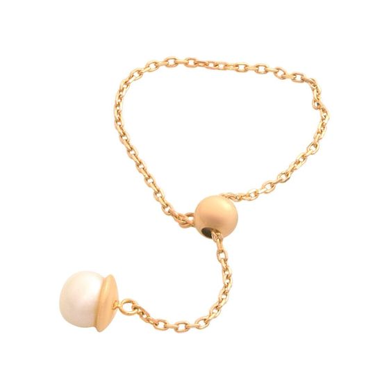 Gold ring with pearls