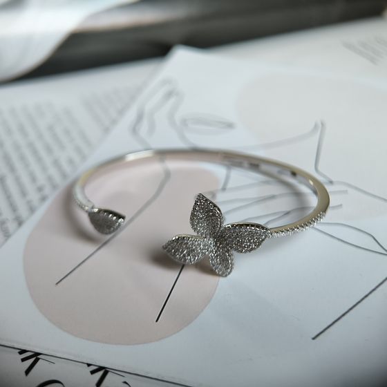 Silver bracelet with phianites