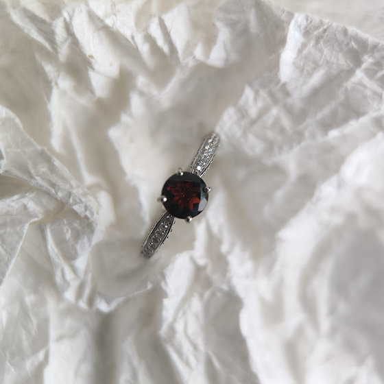 Серебряное кольцо с гранатом 1.326ct