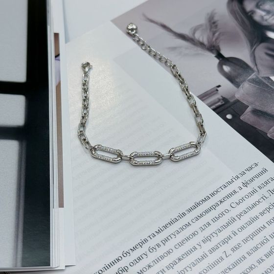 Silver bracelet with phianites