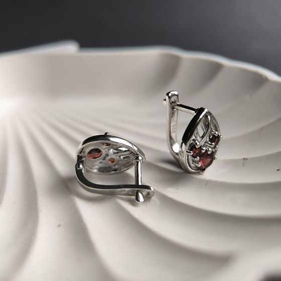 Срібні сережки з гранатом 1.808ct