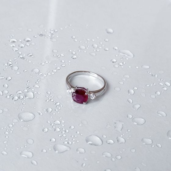 Silver ring with a 2.963ct ruby and cubic zirconia