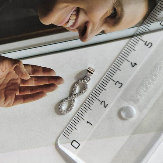 Silver pendant with cubic zirconia