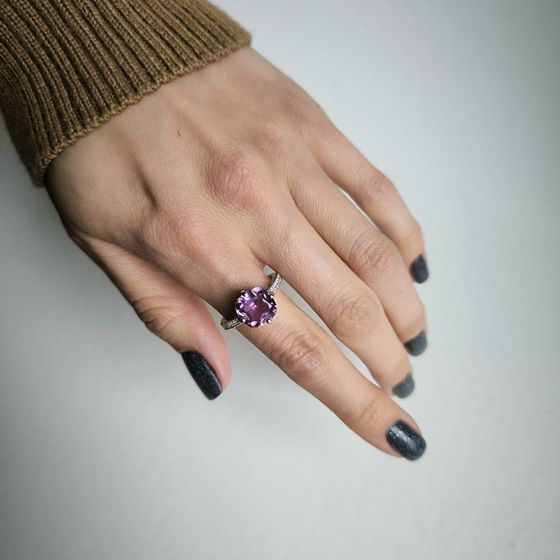 Silver ring with alexandrite 5.378ct