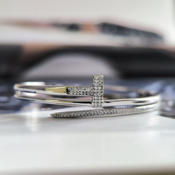 Silver bracelet with cubic zirconia