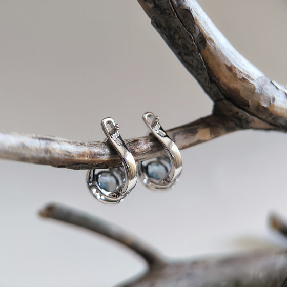 Серебряные серьги с топазом 2.522ct, фианитами