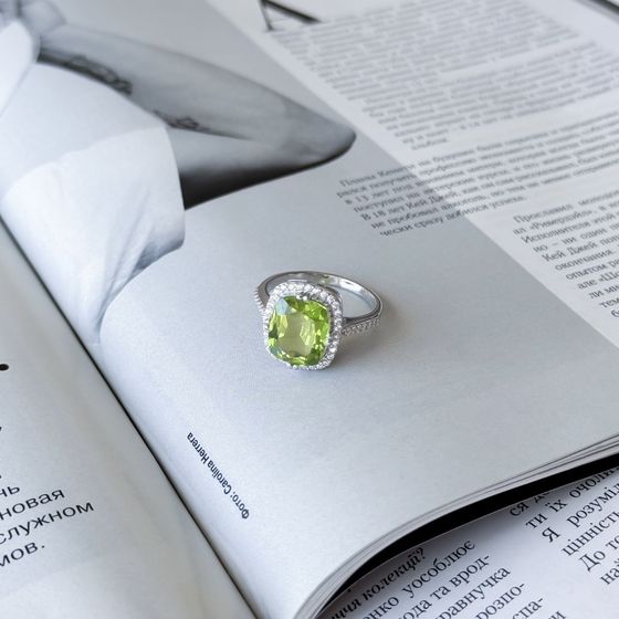 Серебряное кольцо с хризолітом 6.745ct