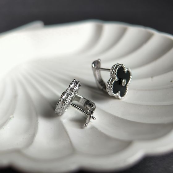 Срібні сережки з оніксом, фіанітами
