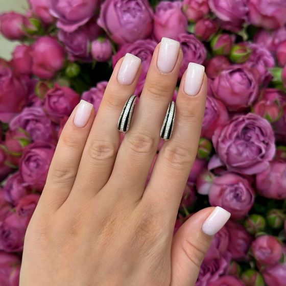 Silver earrings with phianites, semallu