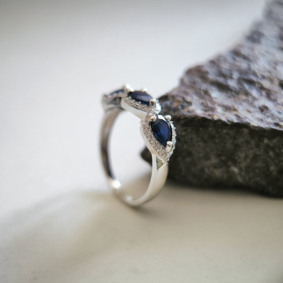 Silver ring with sapphire and cubic zirconia