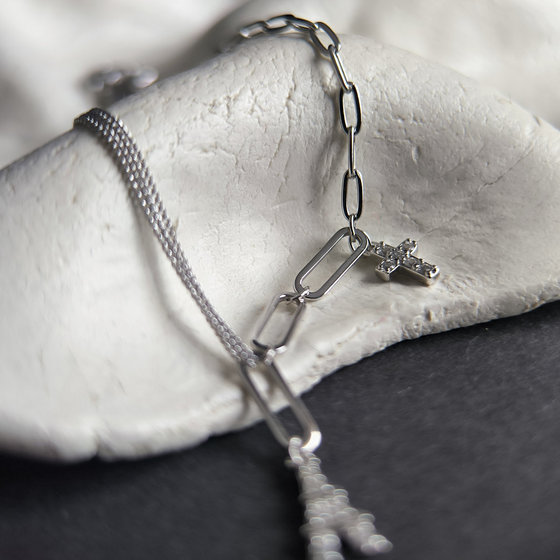 Silver bracelet with cubic zirconia