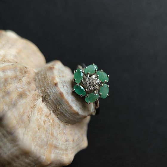 Silver ring with emerald, fianites