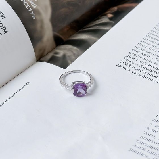 Silver ring with a 4.246-carat alexandrite