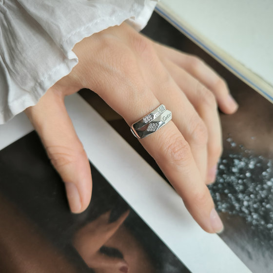 Срібна каблучка з фіанітами 0.36ct