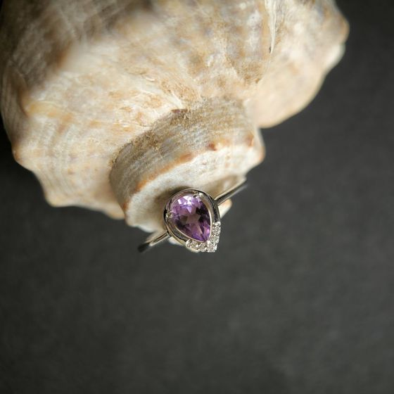 Срібна каблучка з аметистом 0.63ct