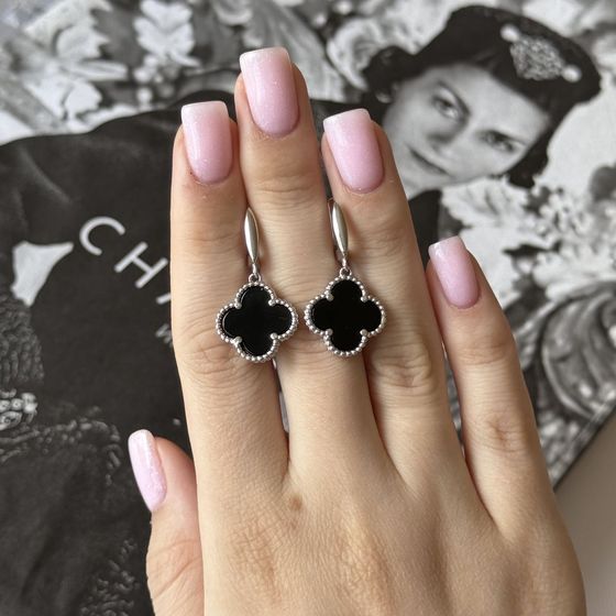 Срібні сережки з оніксом