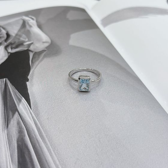 Серебряное кольцо с топазом 1.842ct