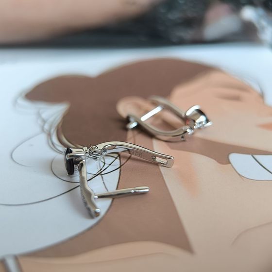 Срібні сережки з гранатом 1.411ct