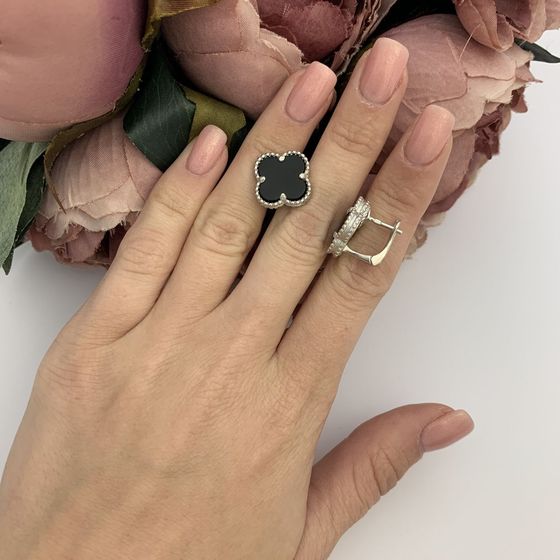 Срібні сережки з оніксом