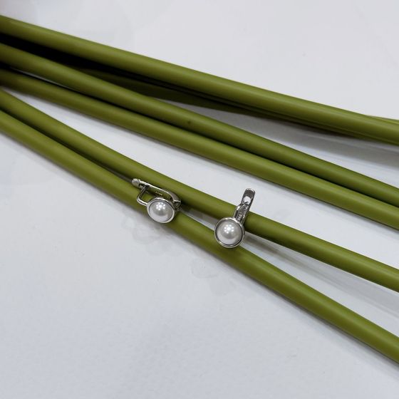 Срібні сережки з перлами