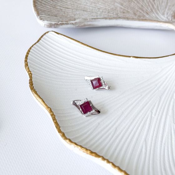 Срібні сережки з рубіном 2.633ct, фіанітами