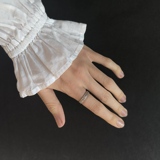 Срібна каблучка з фіанітами 0.3ct