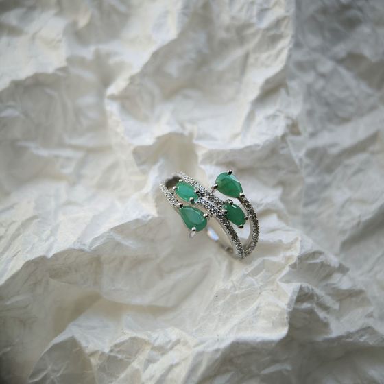 Серебряное кольцо с изумрудом 1.792ct