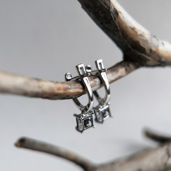Срібні сережки з сапфіром 1.528ct