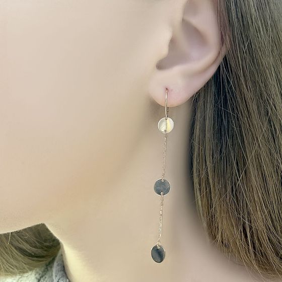 Gold earrings without stones