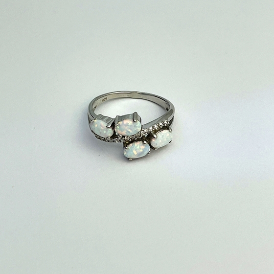 Серебряное кольцо с опалом 0.843ct