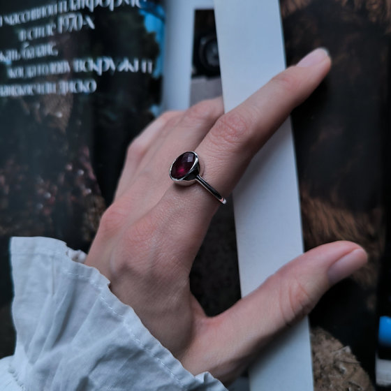 Срібне кільце з рубіном 3,5 карата