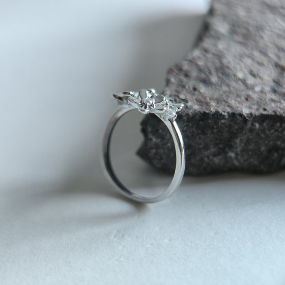 Silver ring with cubic zirconia