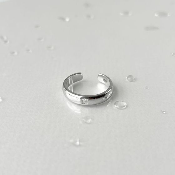 Серебряное кольцо с фианитами