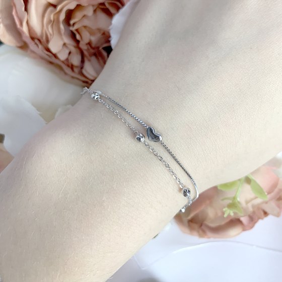 Silver bracelet without stones