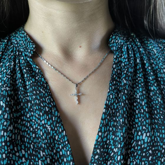 Silver cross with phianites