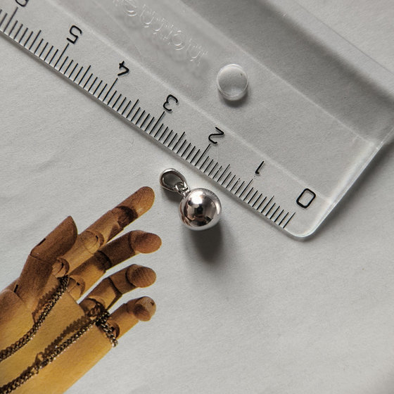 Silver pendant without stones