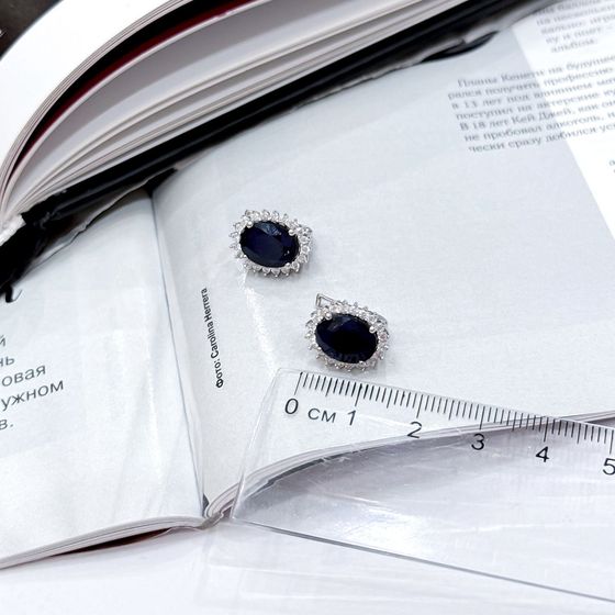 Срібні сережки з сапфіром 7,199 карата та фіанітами