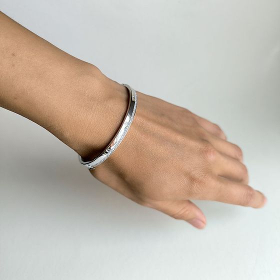 Silver bracelet with phianites