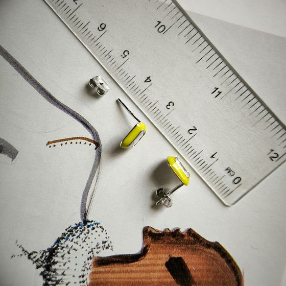 Срібні сережки з фіанітами, емаллю