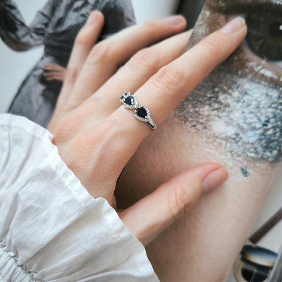 Silver ring with sapphire and cubic zirconia