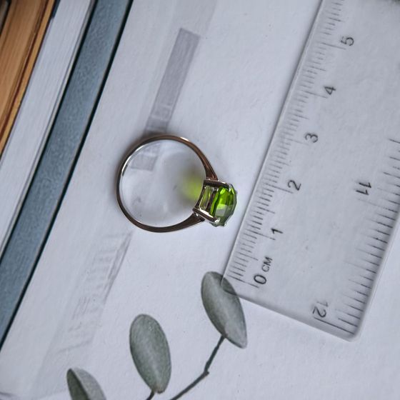 Серебряное кольцо с хризолітом 2.285ct