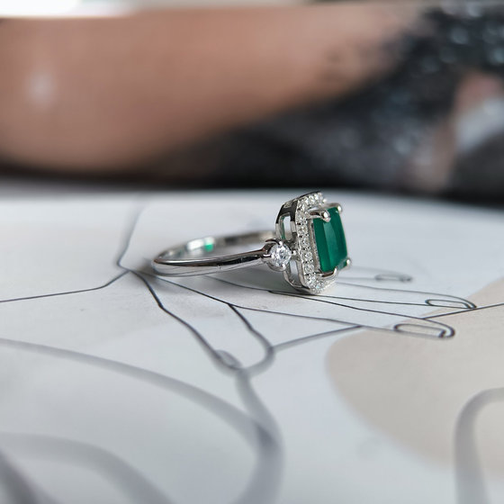 Срібна каблучка з агатом 1.568ct, фіанітами