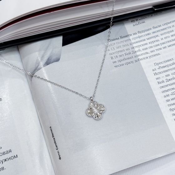 Silver necklace without stones